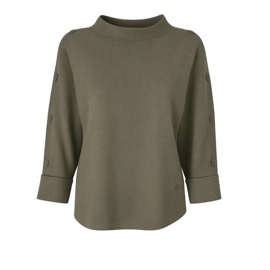 Plain knit with buttons on the hands