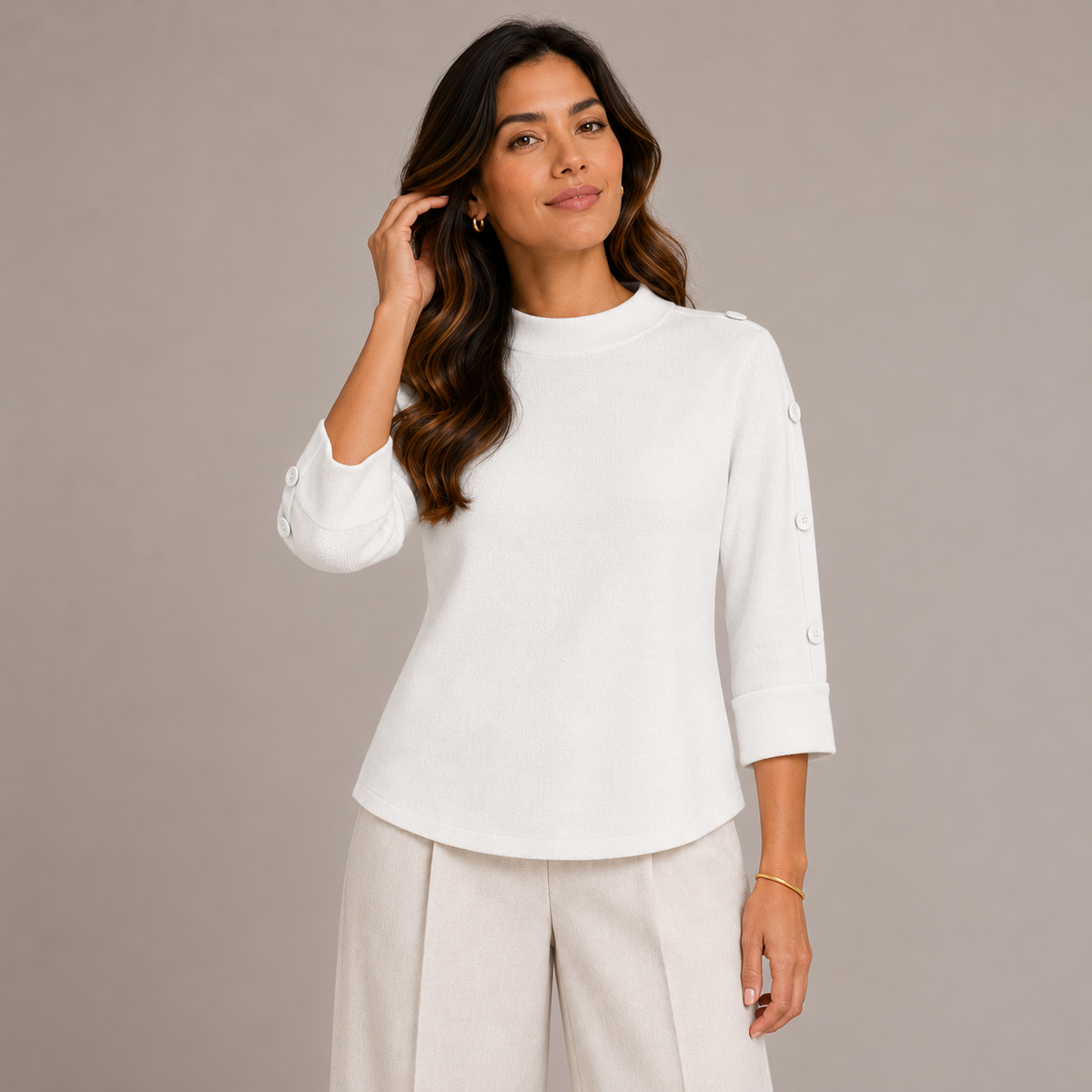 Plain knit with buttons on the hands