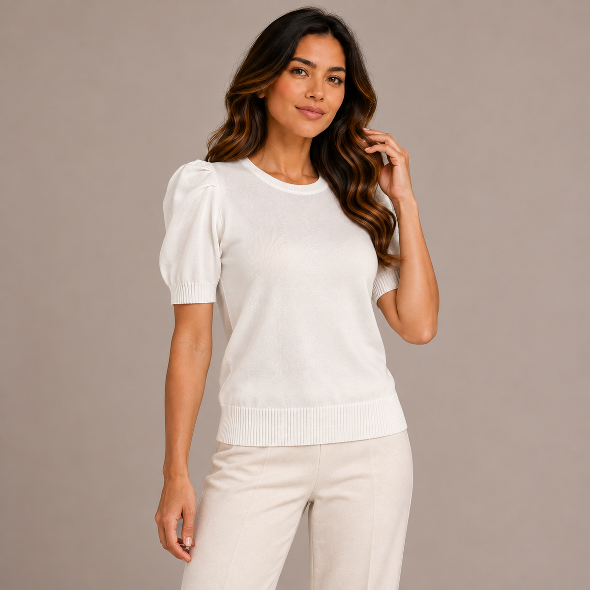 White Short-Sleeve Knit Top – product photo 1